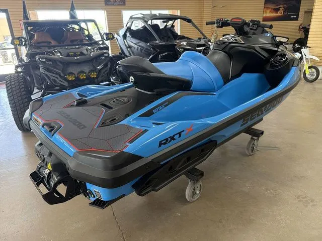 Slide: The Image of Sea-Doo RXT-X 2026 - 18