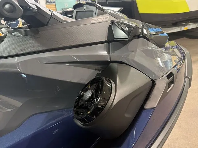 Slide: The Image of Sea-Doo GTX 170 2026 - 16