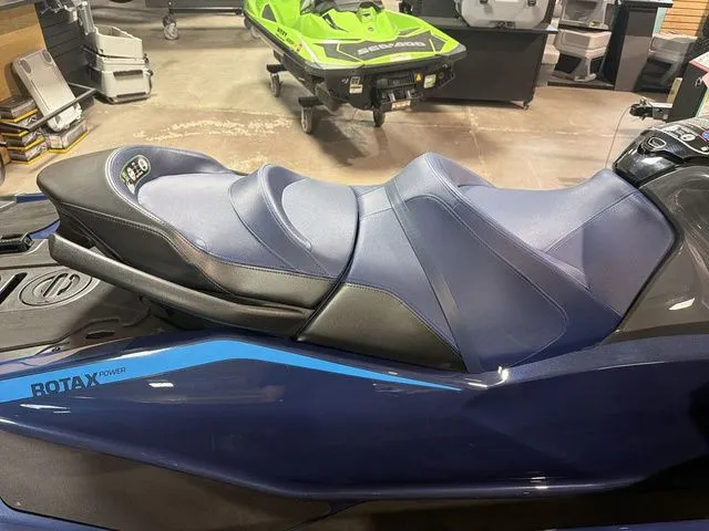 Slide: The Image of Sea-Doo GTX 170 2026 - 19