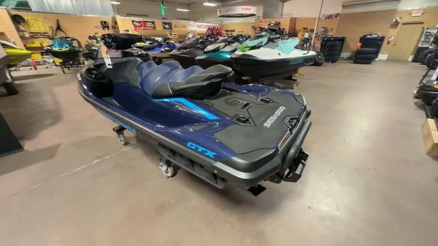 Slide: The Image of Sea-Doo GTX 170 2026 - 5