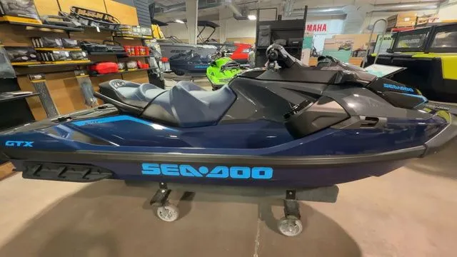 Slide: The Image of Sea-Doo GTX 170 2026 - 8