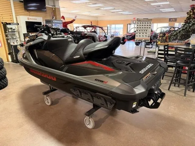 Slide: The Image of Sea-Doo GTR-X 300 2026 - 4