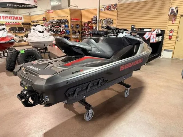 Slide: The Image of Sea-Doo GTR-X 300 2026 - 6