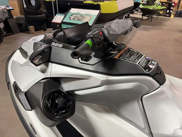 Slide: The Image of Sea-Doo GTX Limited 325 2026 - 17