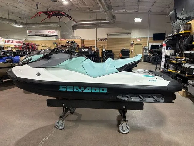 Slide: The Image of Sea-Doo GTI 130 2026 - 15