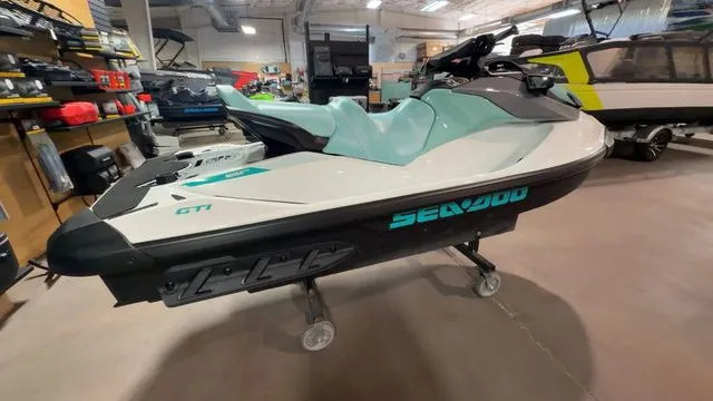 Slide: The Image of Sea-Doo GTI 130 2026 - 6