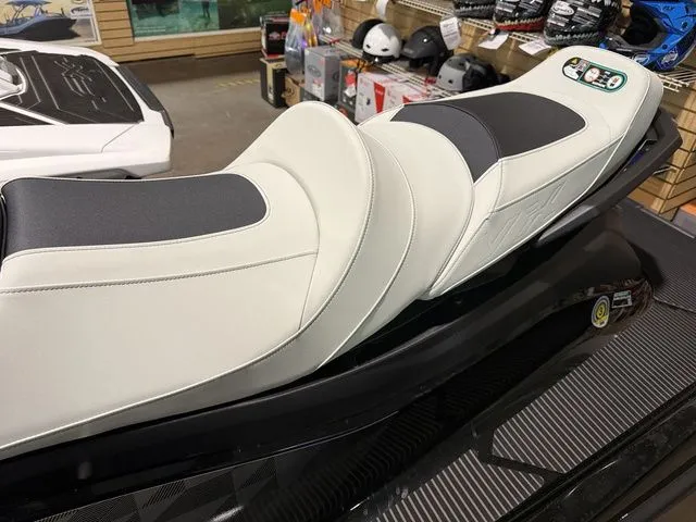 Slide: The Image of Yamaha VX Cruiser HO 2026 - 3