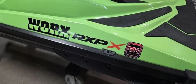 Slide: The Image of Sea-Doo RXP-X 300 California Green Metallic And Black 2020 - 8