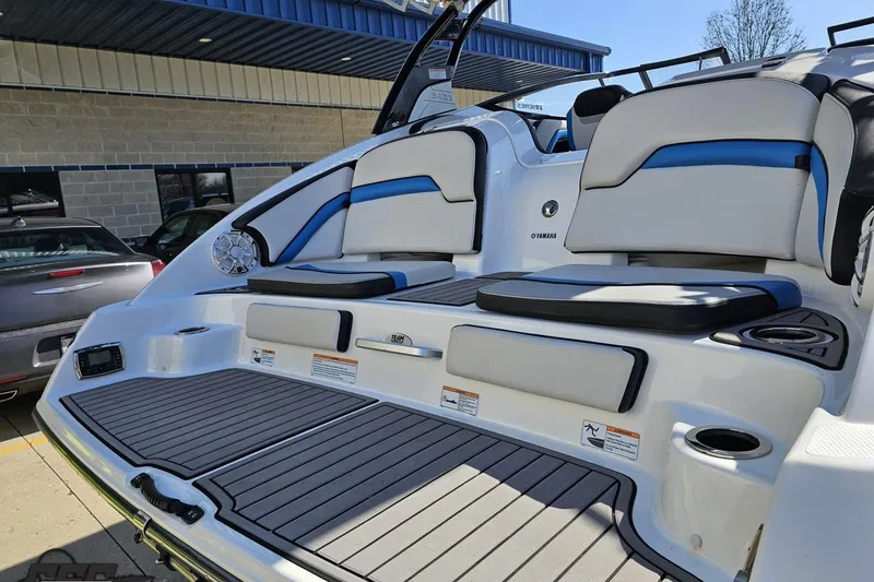 Slide: The Image of 2017 Yamaha Boats 242X E-Series with sleek seating and modern design. - 34