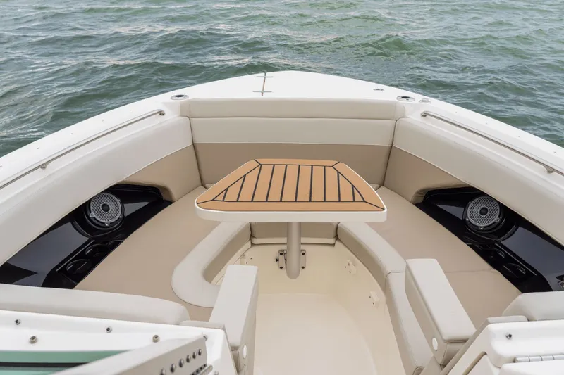 Slide: The Image of Boston Whaler 280 Vantage 2027 - 39