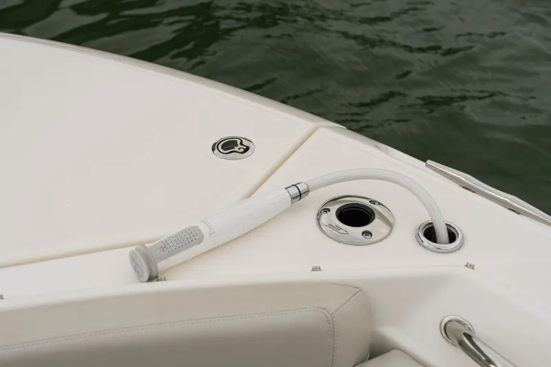 Slide: The Image of Boston Whaler 280 Vantage 2027 - 35