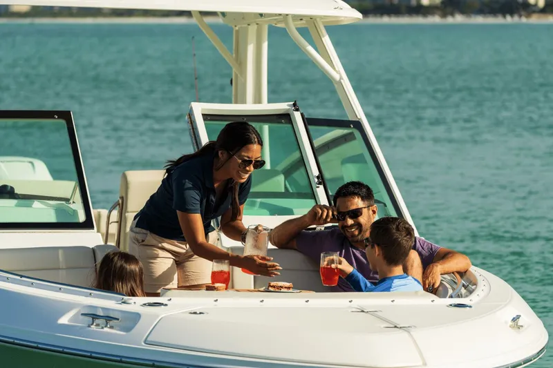 Slide: The Image of Boston Whaler 280 Vantage 2027 - 16
