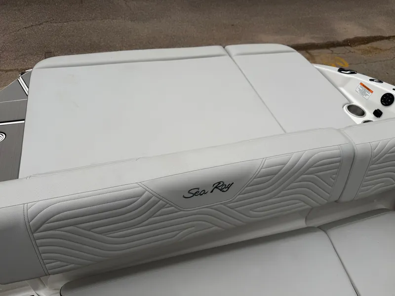 Slide: The Image of Sea Ray SDX 250 Surf 2026 - 17