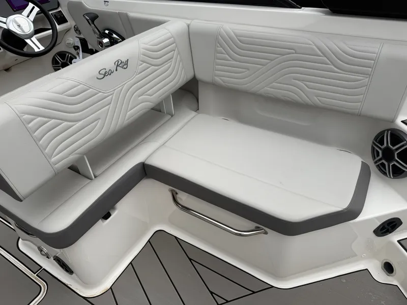 Slide: The Image of Sea Ray SDX 250 Surf 2026 - 19