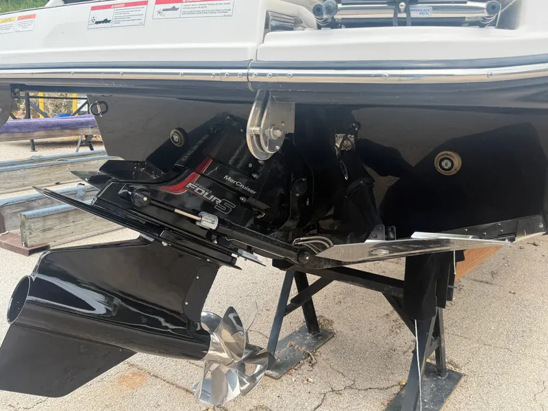 Slide: The Image of Sea Ray SDX 250 Surf 2026 - 2