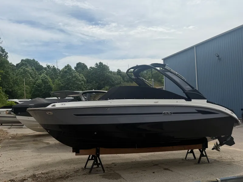 Slide: The Image of Sea Ray SDX 250 Surf 2026 - 3
