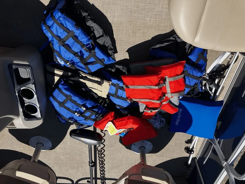 Slide: The Image of Sun Tracker Bass Buggy 2023 - 13