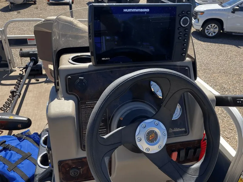 Slide: The Image of Sun Tracker Bass Buggy 2023 - 3