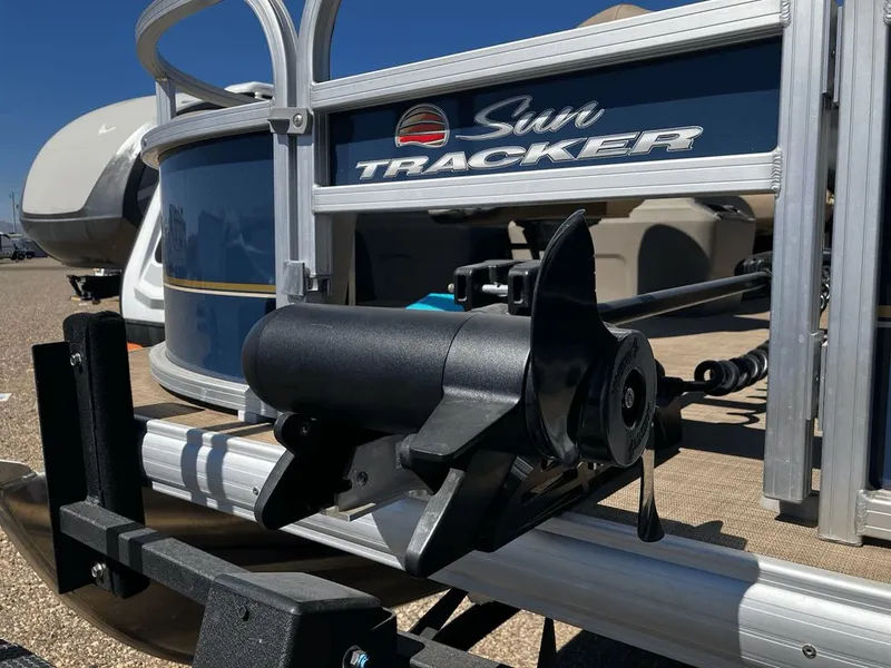 Slide: The Image of Sun Tracker Bass Buggy 2023 - 6