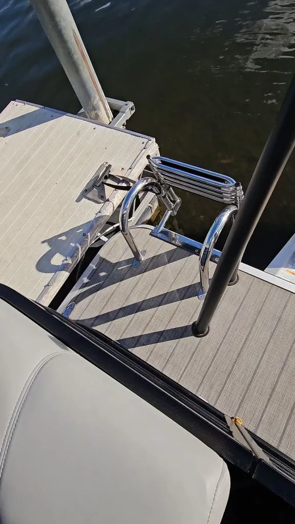 Slide: The Image of Veranda Vertex 2022 - 15