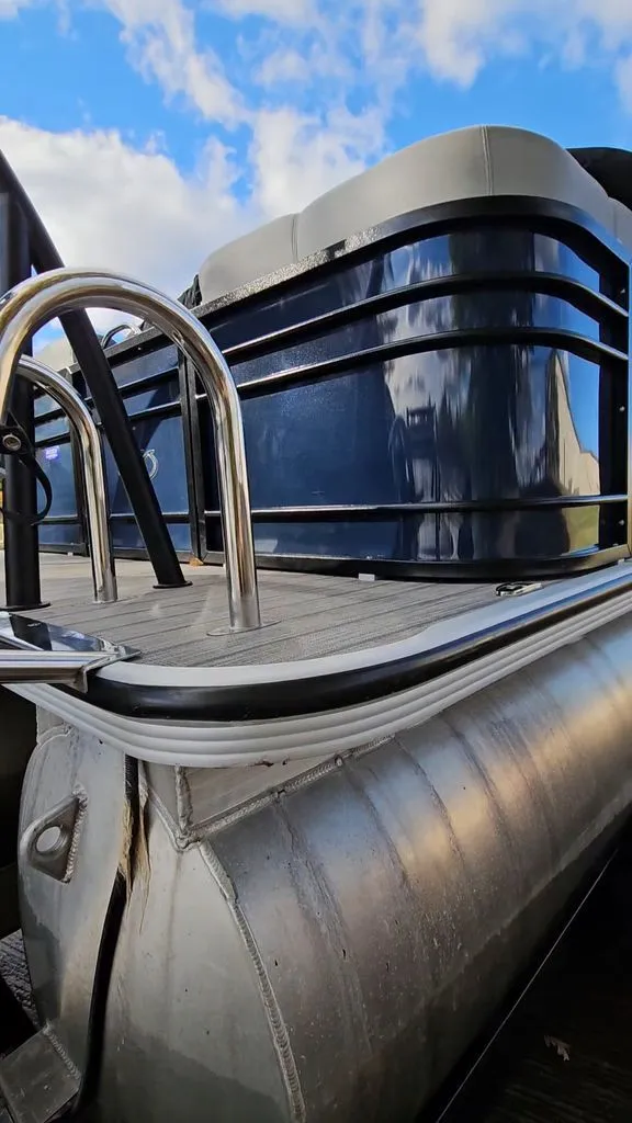 Slide: The Image of Veranda Vertex 2022 - 24