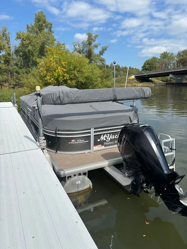 Slide: The Image of Sun Tracker Party Barge 2020 - 7