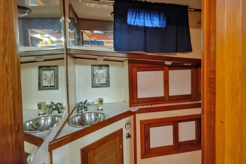 Slide: The Image of CHB Senator 1986 - 42