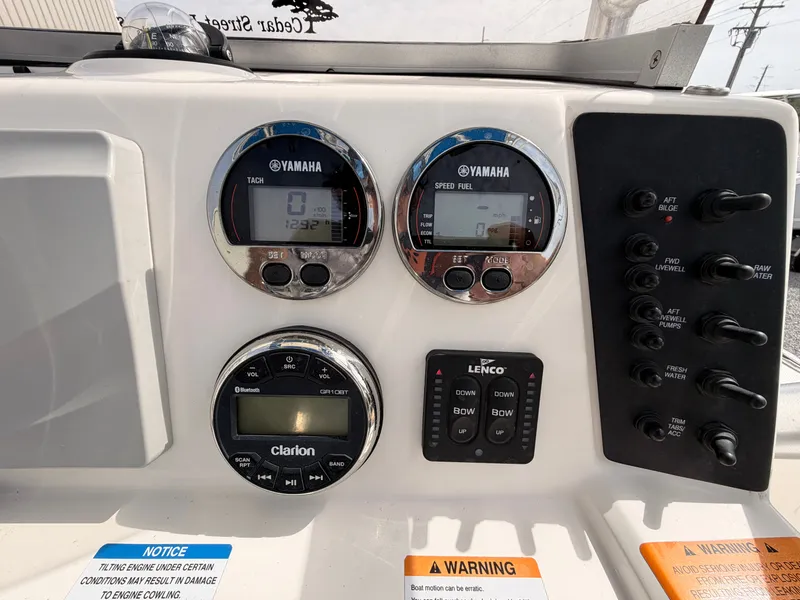 Slide: The Image of Robalo 226 Cayman 2018 - 11