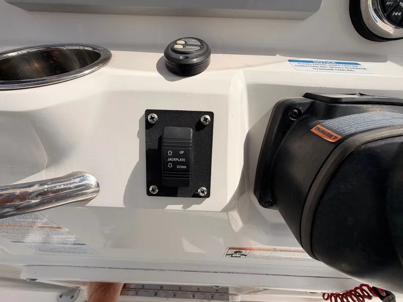 Slide: The Image of Robalo 226 Cayman 2018 - 12