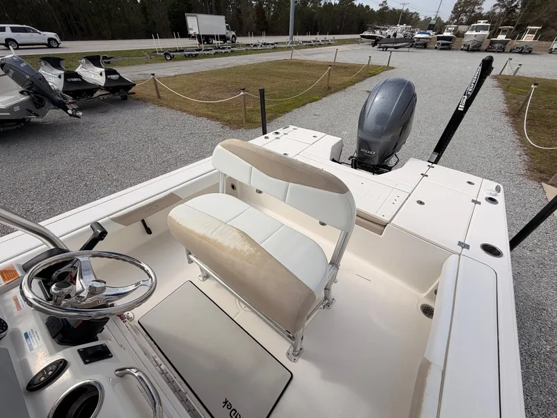 Slide: The Image of Robalo 226 Cayman 2018 - 14