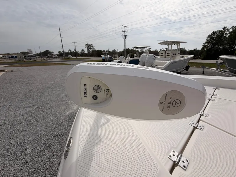 Slide: The Image of Robalo 226 Cayman 2018 - 22