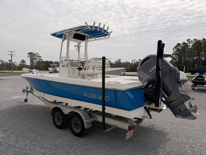 Slide: The Image of Robalo 226 Cayman 2018 - 4