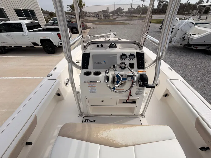 Slide: The Image of Robalo 226 Cayman 2018 - 8