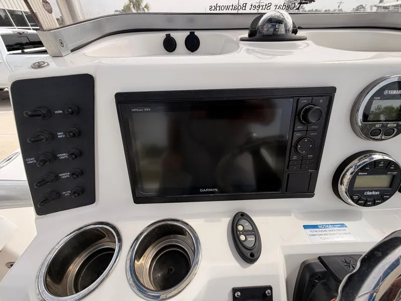 Slide: The Image of Robalo 226 Cayman 2018 - 9