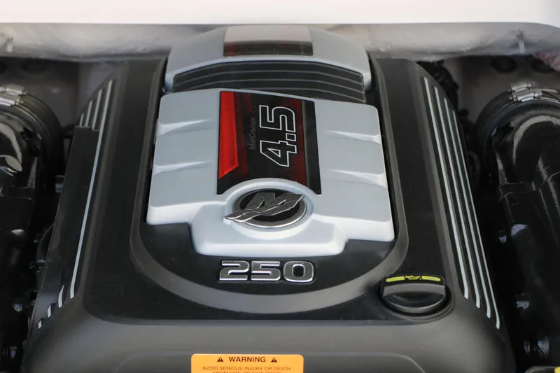 Slide: The Image of 2026 Chaparral 21 SSi engine, featuring a 4.5L MerCruiser with 250 horsepower. - 40