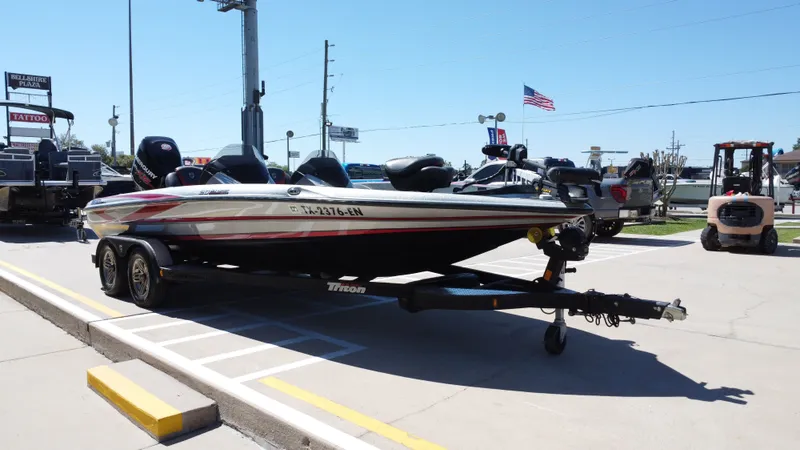 Slide: The Image of Triton 20 TrX Patriot 2018 - 6