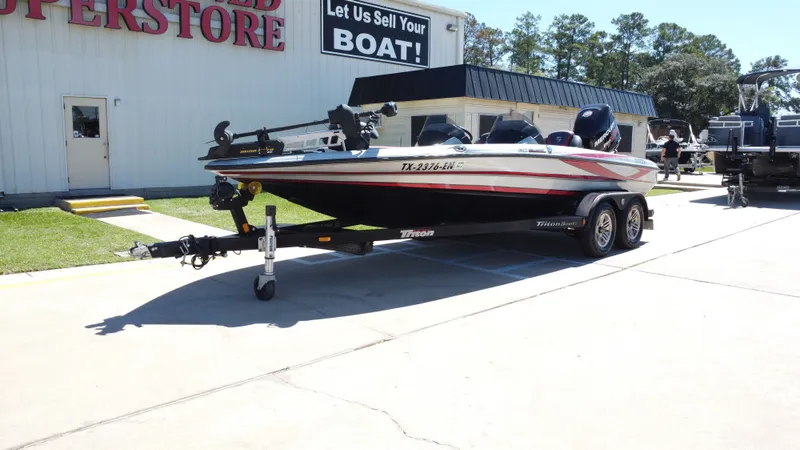 Slide: The Image of Triton 20 TrX Patriot 2018 - 8