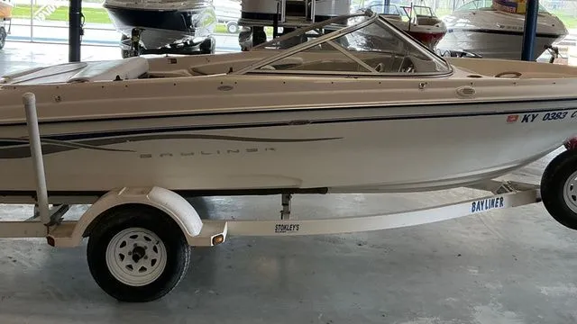 Slide: The Image of Bayliner CAPRI 180 2002 - 6