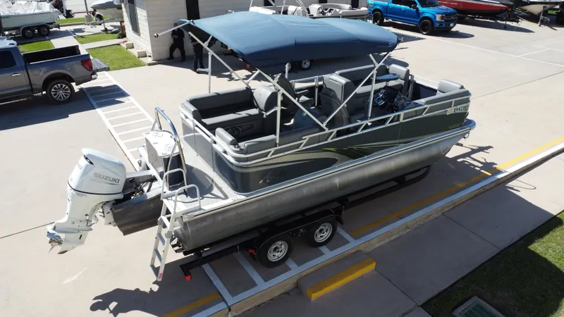 Slide: The Image of Avalon VNT 2080 QL 2022 - 14