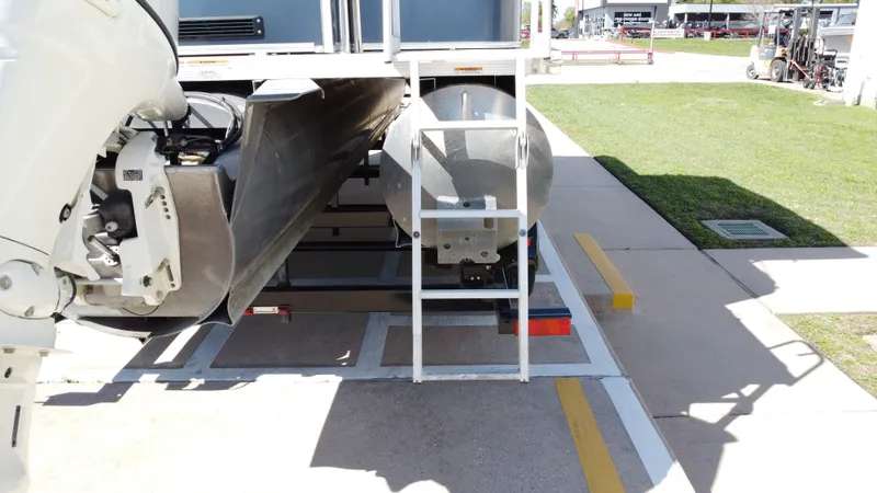 Slide: The Image of Avalon VNT 2080 QL 2022 - 24