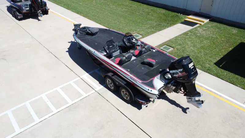 Slide: The Image of Triton 20 TrX Patriot 2018 - 11