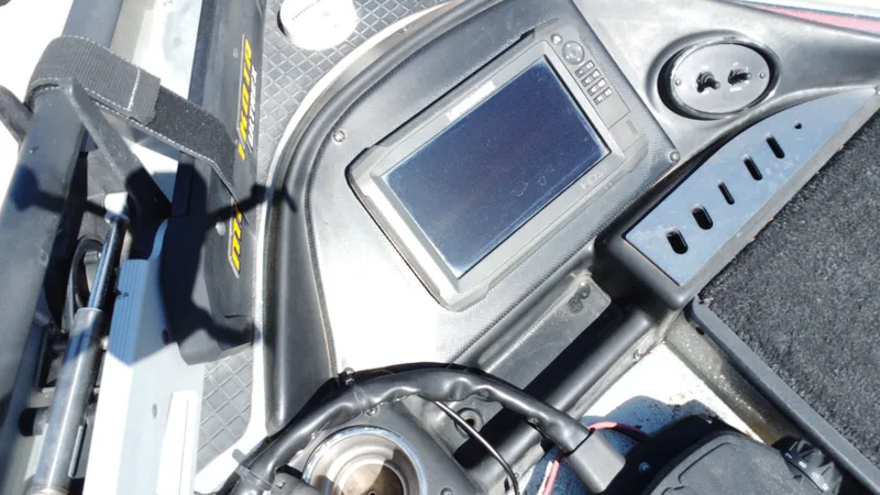 Slide: The Image of Triton 20 TrX Patriot 2018 - 28