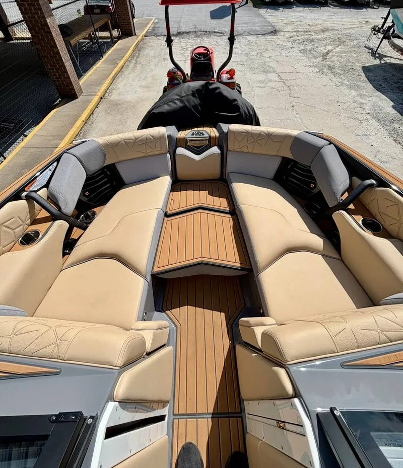 Slide: The Image of Nautique Super Air Nautique G23 Paragon 2023 - 9