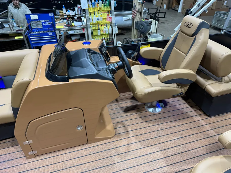 Slide: The Image of Interior of 2026 Bentley Pontoons Legacy 220 QSB. - 10