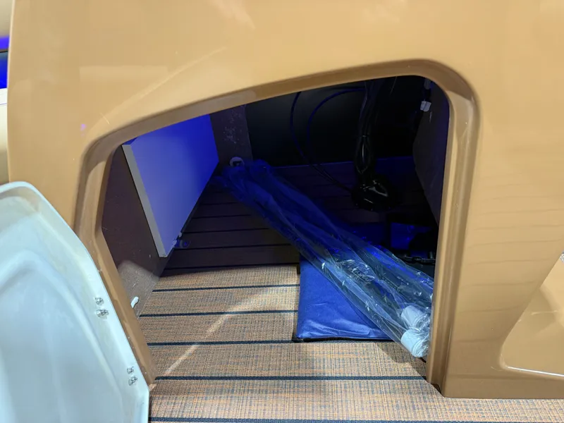 Slide: The Image of Interior of Bentley Pontoons Legacy 220 QSB Swingback, 2026 model. - 34