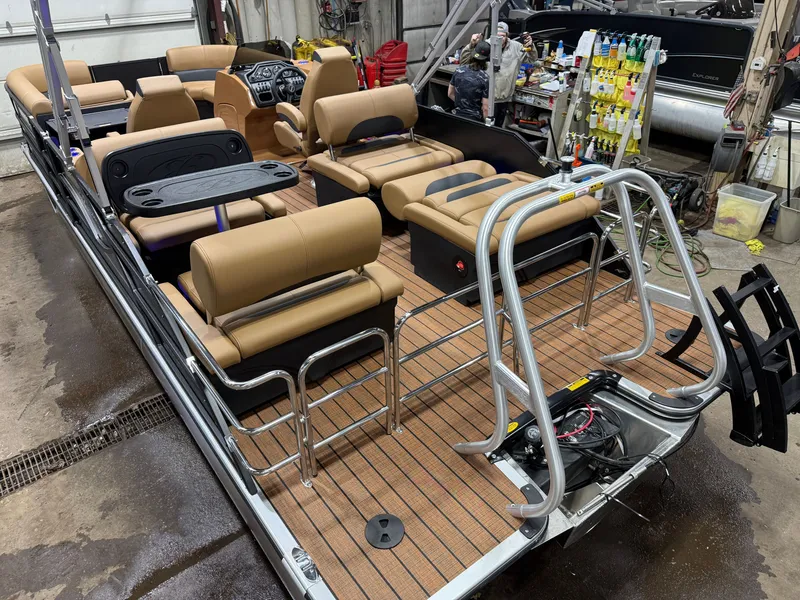 Slide: The Image of 2026 Bentley Pontoons Legacy 220 QSB with Honda 4-Stroke EFI interior view. - 45