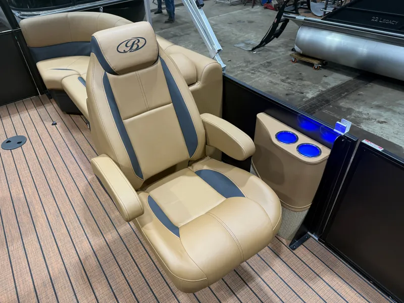 Slide: The Image of Luxurious seating in Bentley Pontoons Legacy 220 Navigator DL 2026. - 10