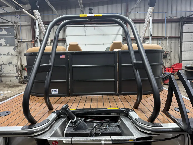 Slide: The Image of 2026 Bentley Pontoons Legacy 220 Navigator DL inside a workshop. - 40