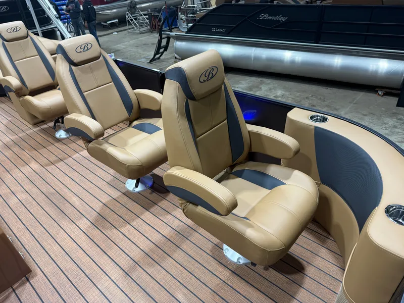 Slide: The Image of Luxurious seating in Bentley Pontoons Legacy 220 Navigator DL 2026. - 9