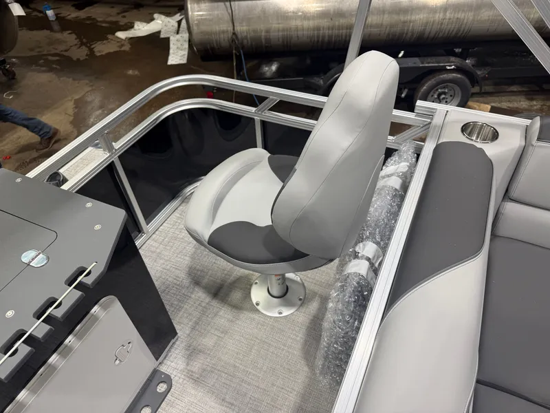 Slide: The Image of Interior of 2026 Tahoe Sport Quad Fish Pontoon. - 19